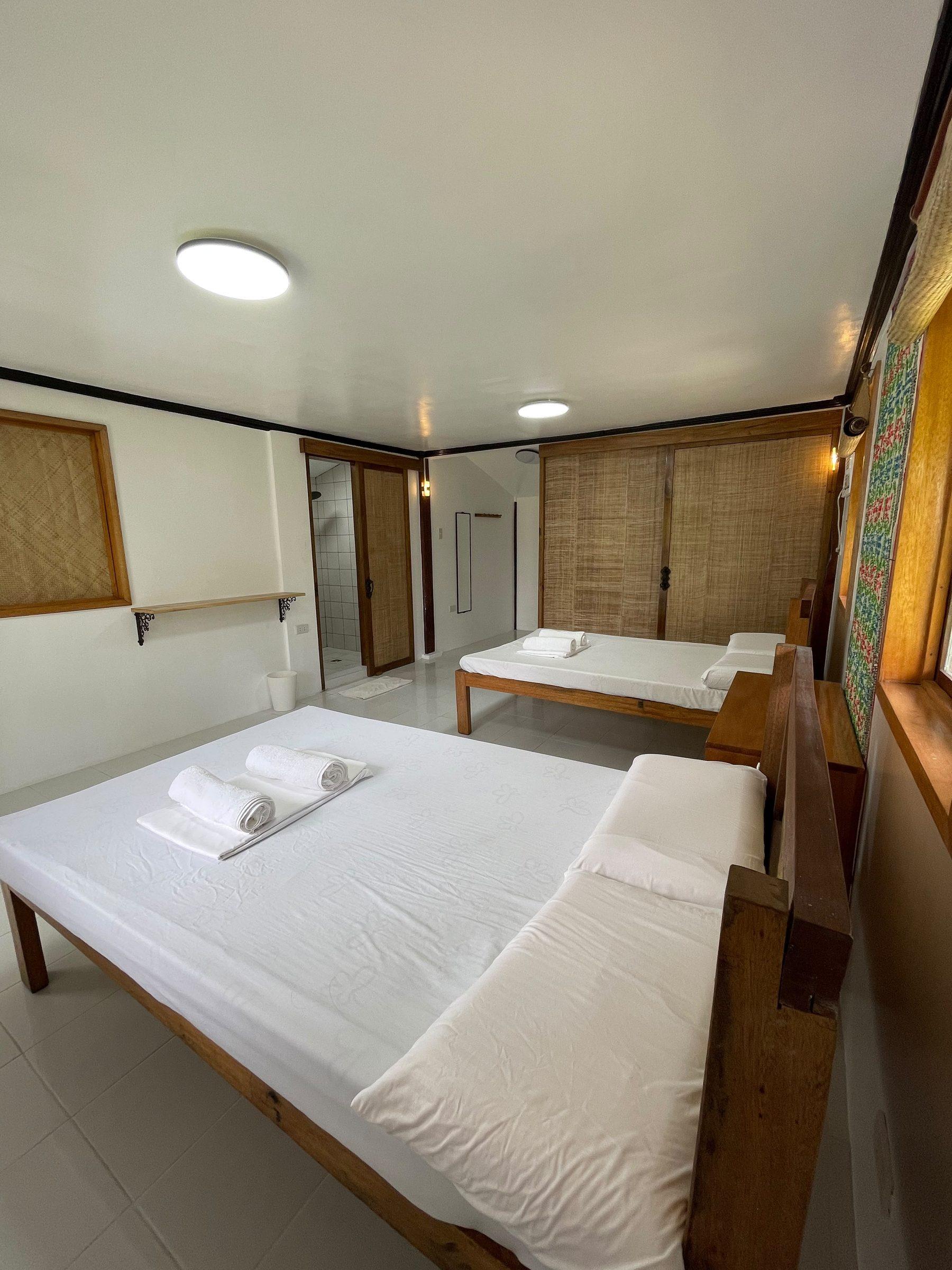 Garden room with two double beds